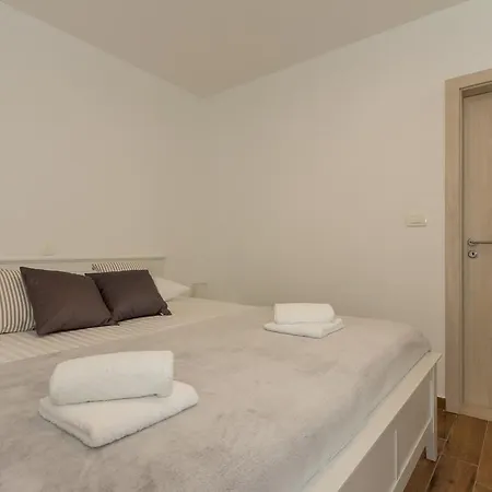 Apartment Lux Arija *